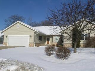 4526 W Clayton Crest Ave., Greenfield, WI 53220
