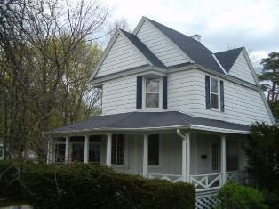 825 N Lake Dr., Oconomowoc, WI 53066