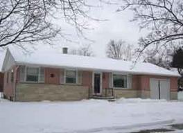 601 Arthur Pl., West Bend, WI 53095