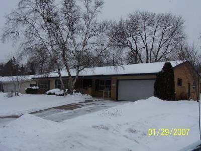 12011 W Locust St., Wauwatosa, WI 53222