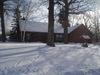 W220N2612 Maplewood Ln., Pewaukee, WI 53186