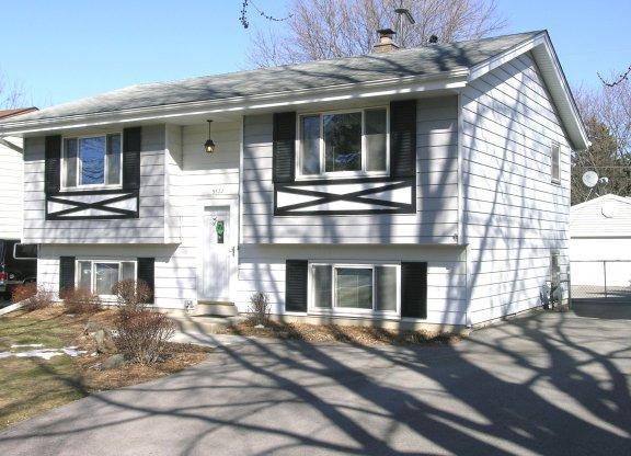 5522 S 43rd St., Greenfield, WI 53220