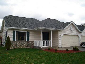 288 Oconomowoc Pkwy., Oconomowoc, WI 53066