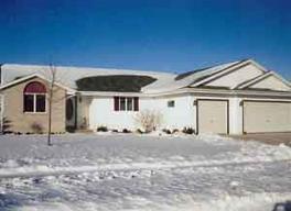 332 N Creek Dr., Elkhorn, WI 53121