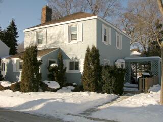 5573 Angle Ln., Greendale, WI 53129