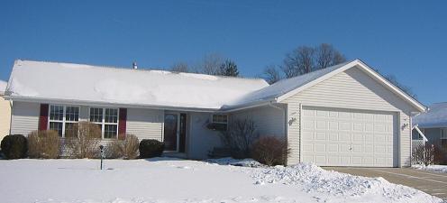 2510 E Fenway Dr., Oak Creek, WI 53154