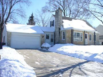 3252 N 106th St., Wauwatosa, WI 53222