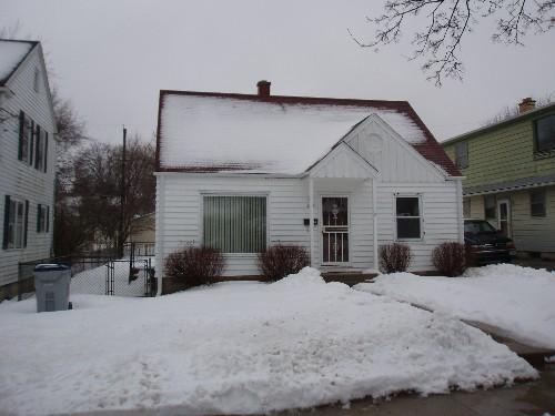 5869 N 35th St., Milwaukee, WI 53209