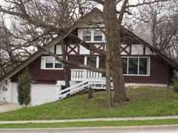 508 Everett Dr., Waukesha, WI 53188