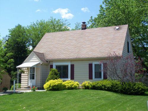 1125 Parkmoor Dr., Brookfield, WI 53005