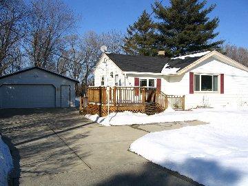 1922 W Oakwood Rd, Oak Creek, WI 53154