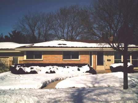 6528 Manchester Dr., Greendale, WI 53129