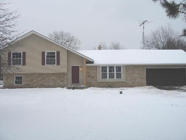 S75W31524 Arbor Dr., Mukwonago, WI 53149