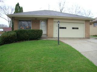 10212 W Nash St., Wauwatosa, WI 53222