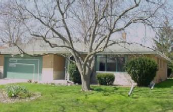 4055 N 93rd St, Wauwatosa, WI 53222