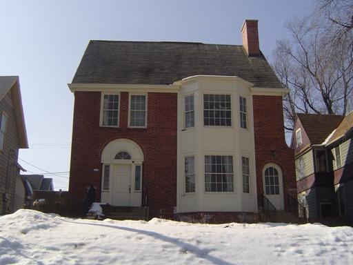 2519 S Kinnickinnic, Milwaukee, WI 53207