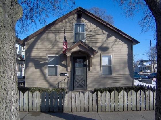 1525 S 11th St., La Crosse, WI 54601