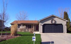 2812 Stonebridge Dr, Caledonia, WI 53404