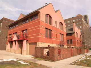 902 N Cass St, Milwaukee, WI 53202