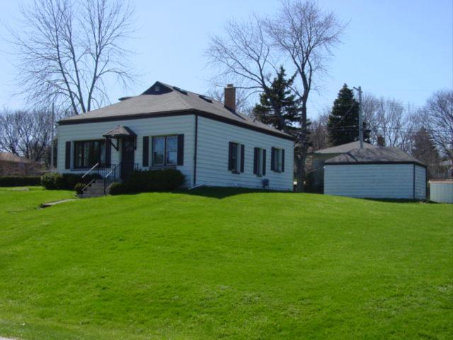 855 Garvens Ave., Brookfield, WI 53005