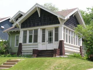 2154 N 61st, Wauwatosa, WI 53213