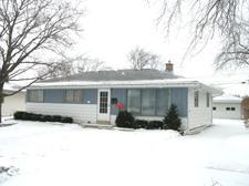 2714 Kenwood Dr, Racine, WI 53403