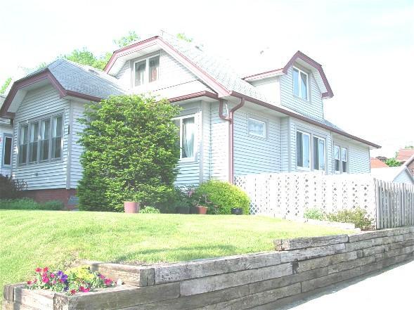 1423 S 53rd St., West Milwaukee, WI 53214
