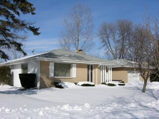 5423 Mulberry Dr., Greendale, WI 53129