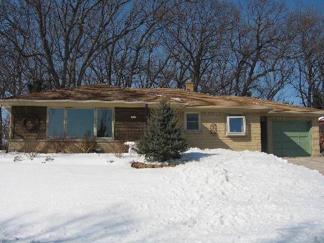 7930 W Allerton Ave., Greenfield, WI 53220