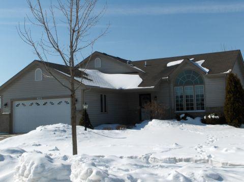 2408 Emslie Ct., Waukesha, WI 53188