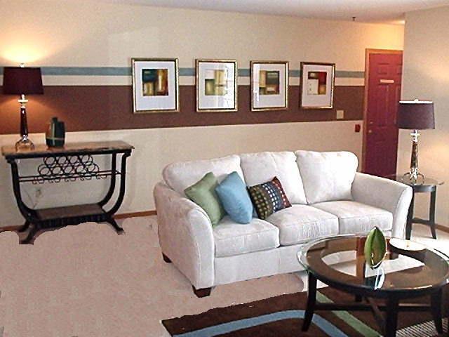 135 Oak Leaf Dr. #22, Oak Creek, WI 53154