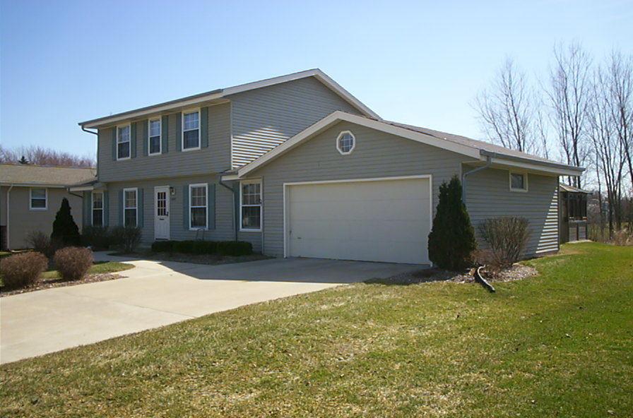 8457 W Elm Ct., Franklin, WI 53132