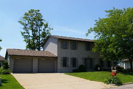 1240 Oriole Ln, Onalaska, WI 54650