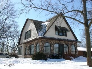 355 Hill St., Hartland, WI 53029