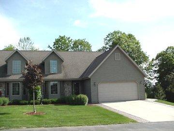 955 E Loos St, Hartford, WI 53027