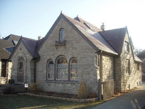 2556 N 62nd St., Wauwatosa, WI 53213