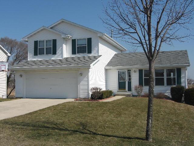 1816 Thomas Dr, East Troy, WI 53120