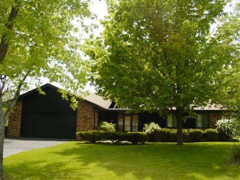 15435 W Dover Hill Ln., New Berlin, WI 53151