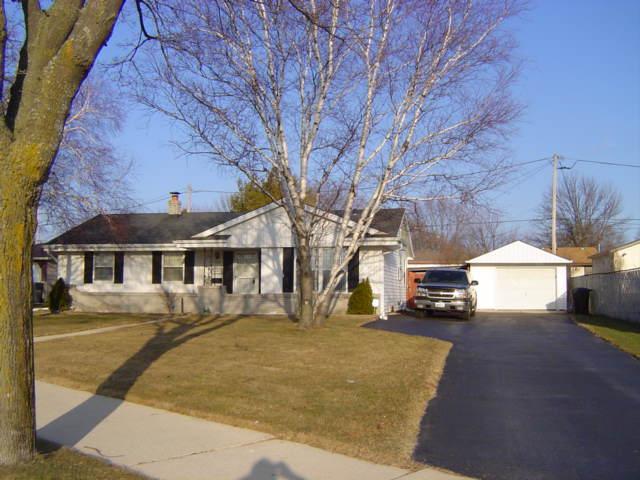 5580 S Nicholson Ave, Cudahy, WI 53110