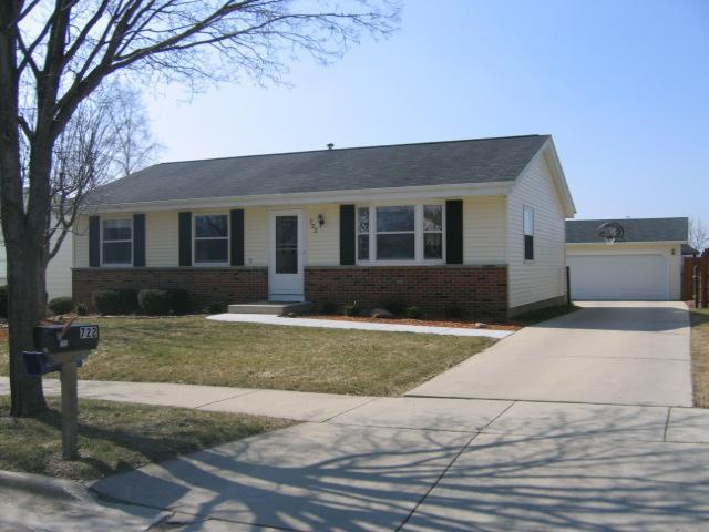 722 Lenora Dr., West Bend, WI 53090