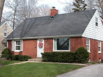 5740 N Sievers Pl., Glendale, WI 53209