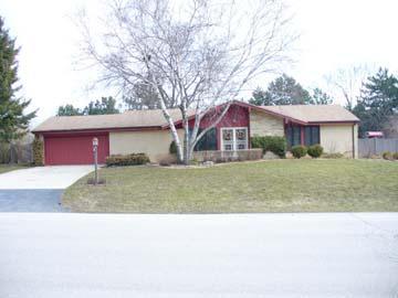 6998 N Glen Shore Dr., Glendale, WI 53209