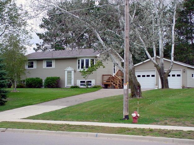 1607 Sandlake Rd., Holmen, WI 54636