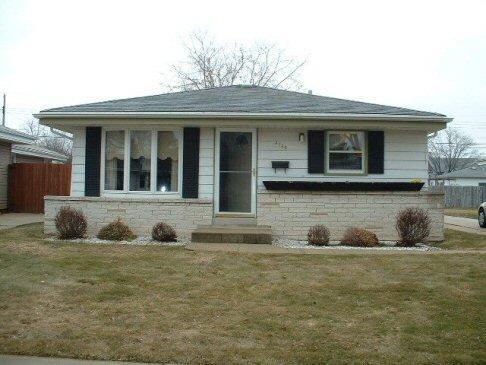 3736 S 95th St, Milwaukee, WI 53228