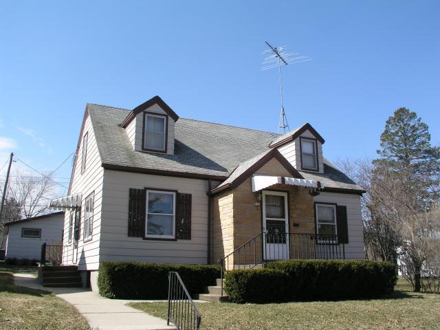 316 S 11th Ave., West Bend, WI 53095