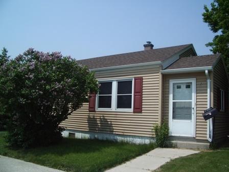 917 Macarthur Dr., Manitowoc, WI 54220