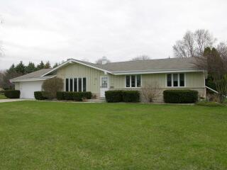 7265 N Wayside Ct., Glendale, WI 53209