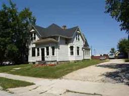 915 S 15th St., Manitowoc, WI 54220