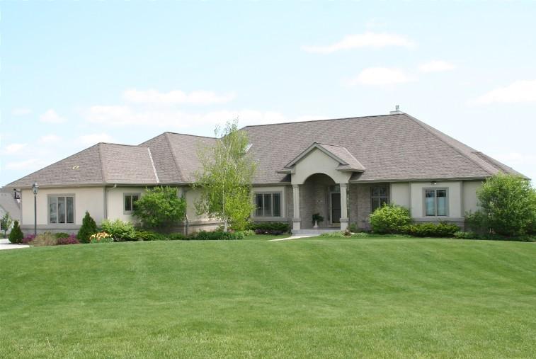 N87W27373 Emerald Fields Ct., Lisbon, WI 53029