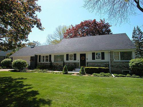 305 W Clovernook Ln., Glendale, WI 53217